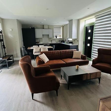 A House Designed For You… Edmonton Luaran gambar
