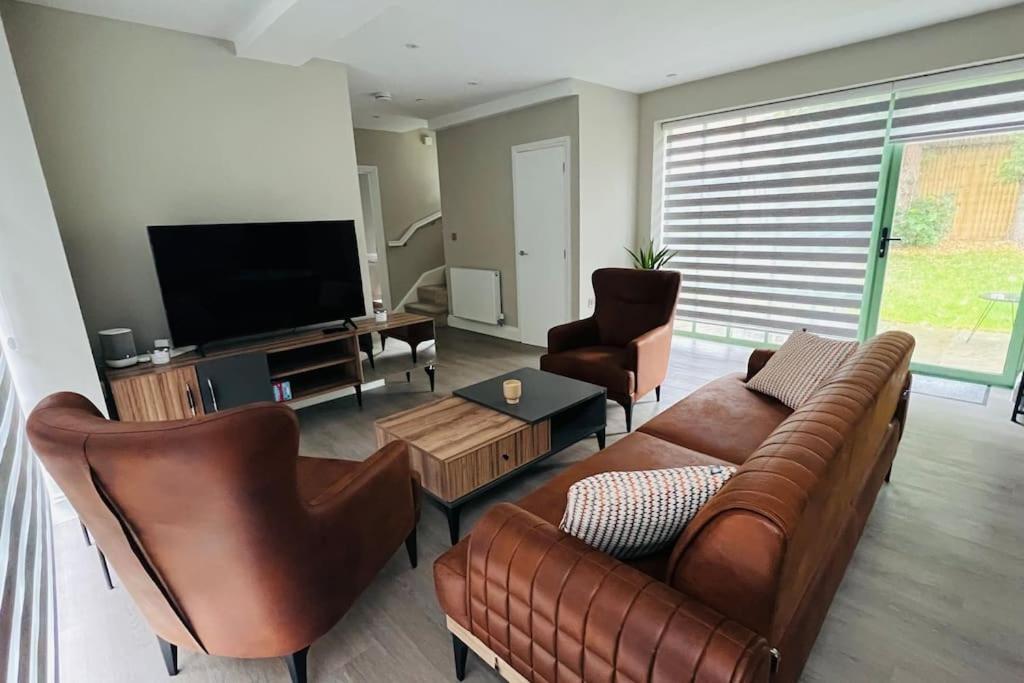 A House Designed For You… Edmonton Luaran gambar
