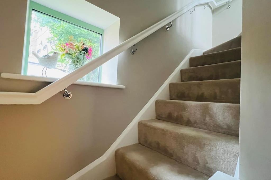 A House Designed For You… Edmonton Luaran gambar