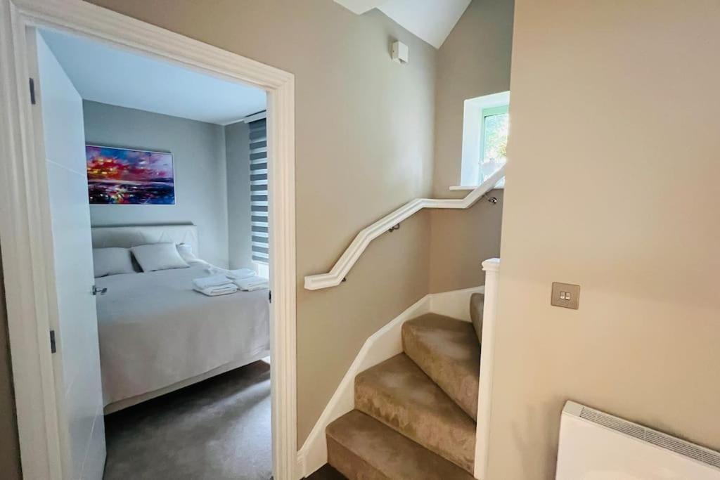 A House Designed For You… Edmonton Luaran gambar